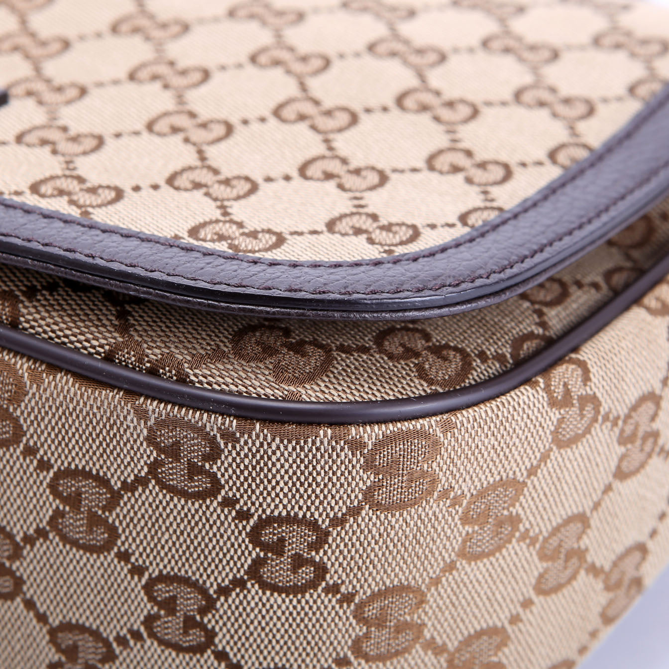 449172 GG Canvas Messenger Brown