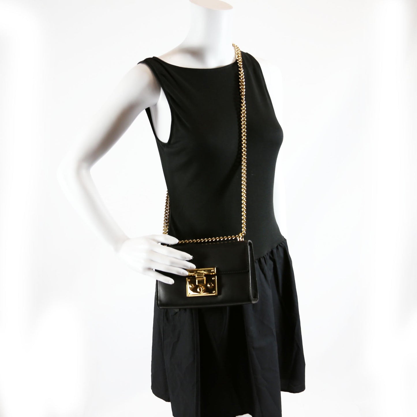 409487 Padlock Smooth Leather Black