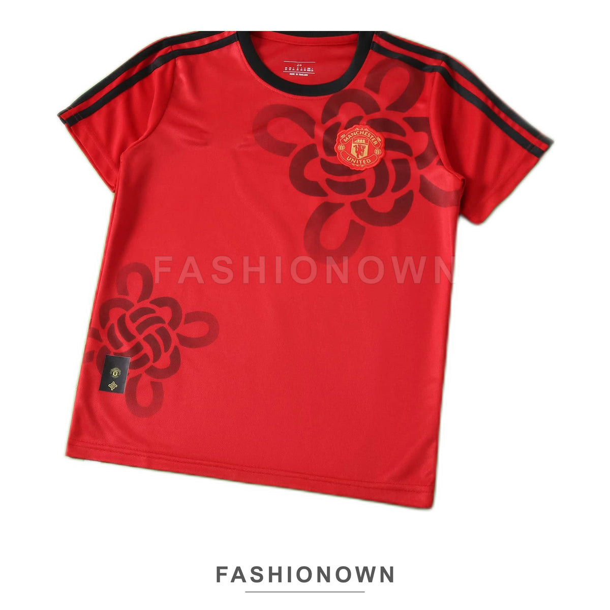 Manchester United 2025/26 Chinese Knot Kids Kit – view 3