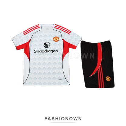 Manchester United 2025/26 Training Set – White Diamond Pattern – view 2