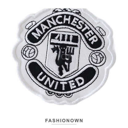 Manchester United 2025/26 Windbreaker – White & Navy – view 7
