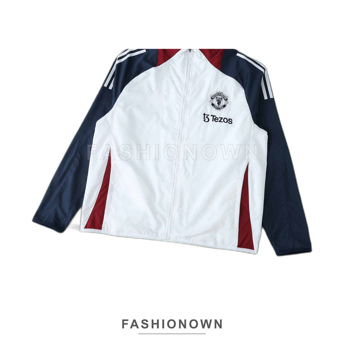 Manchester United 2025/26 Windbreaker – White & Navy