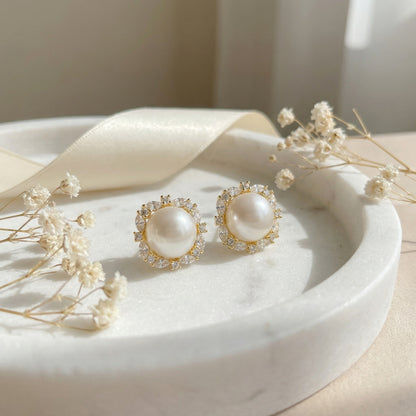 925 Sterling Silver Elegant White Pearl Stud Earrings