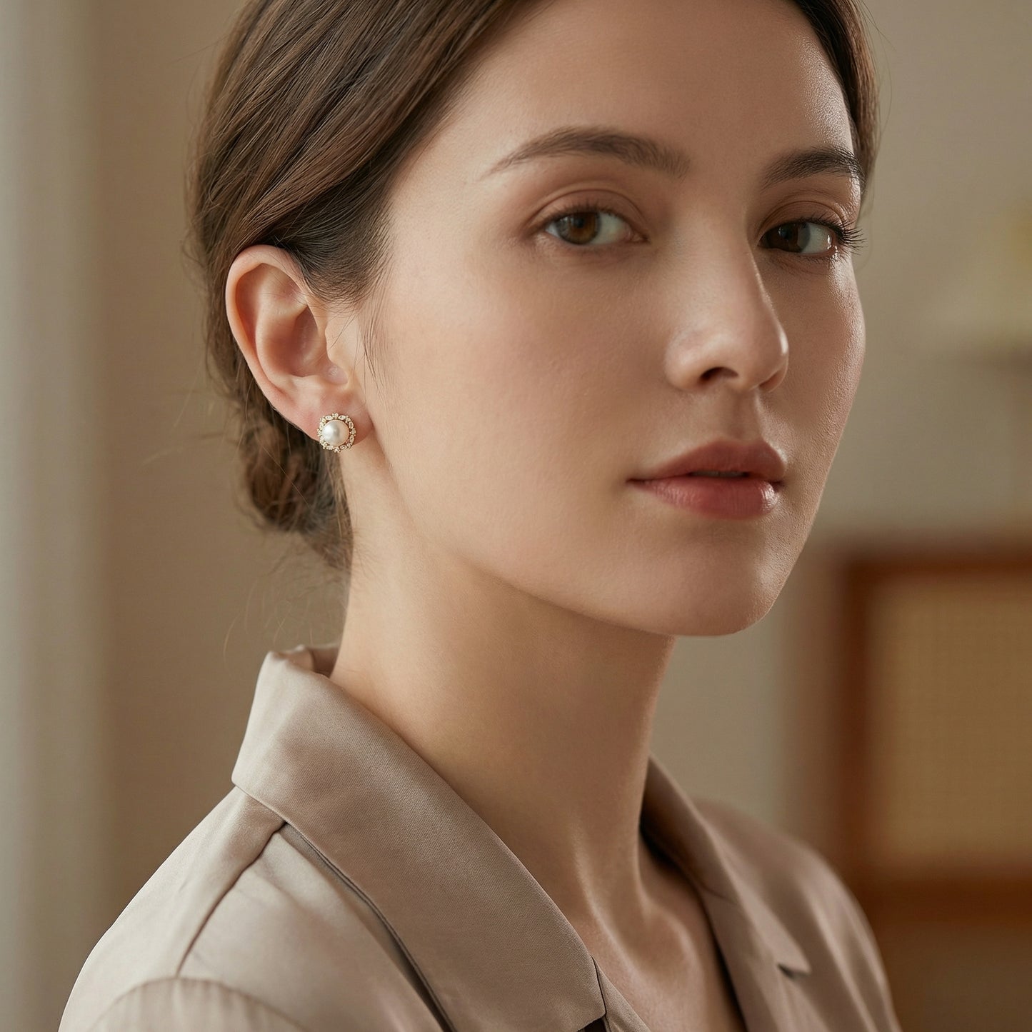 925 Sterling Silver Elegant White Pearl Stud Earrings