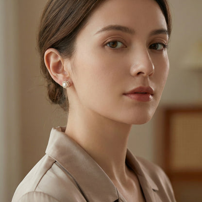 925 Sterling Silver Elegant White Pearl Stud Earrings