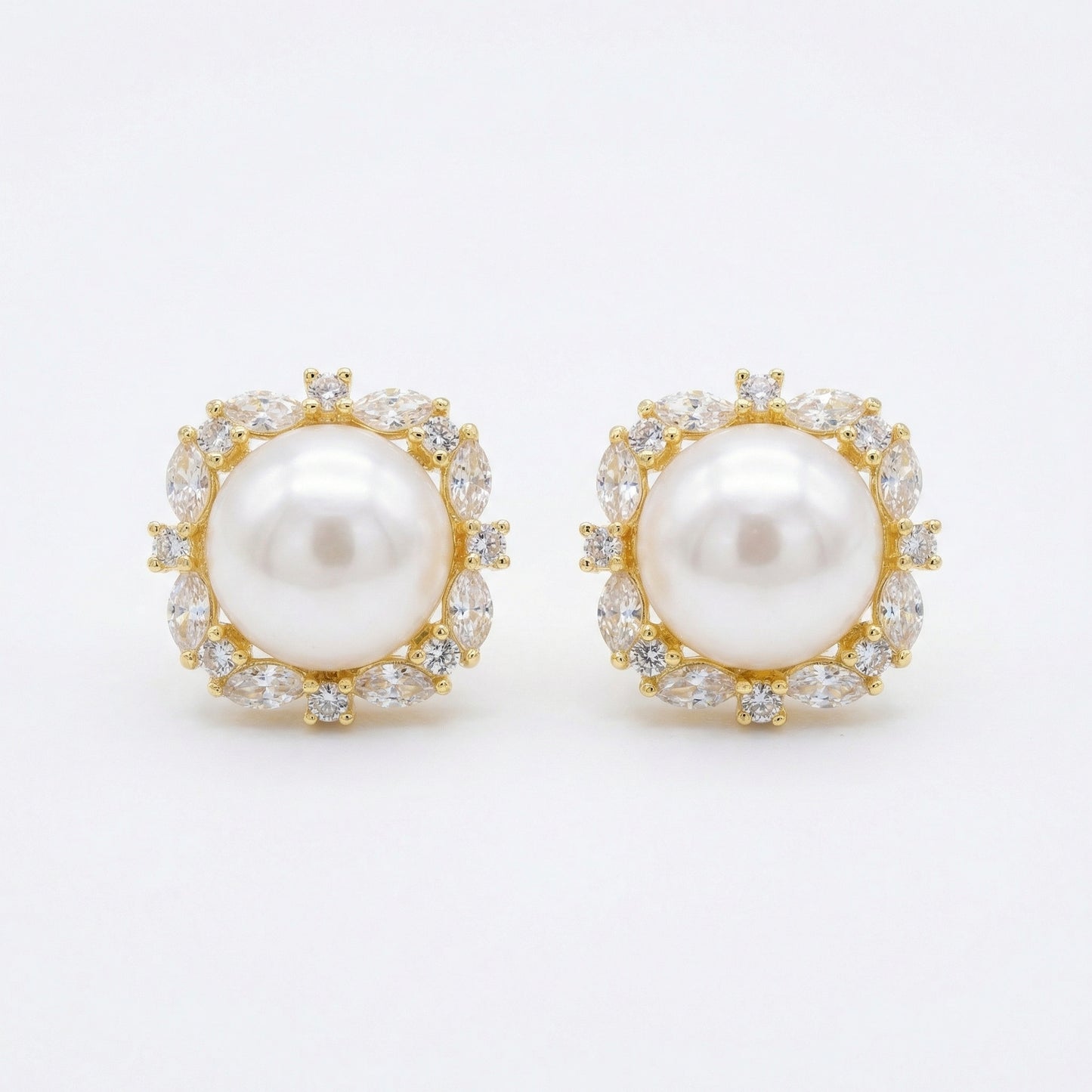 925 Sterling Silver Elegant White Pearl Stud Earrings
