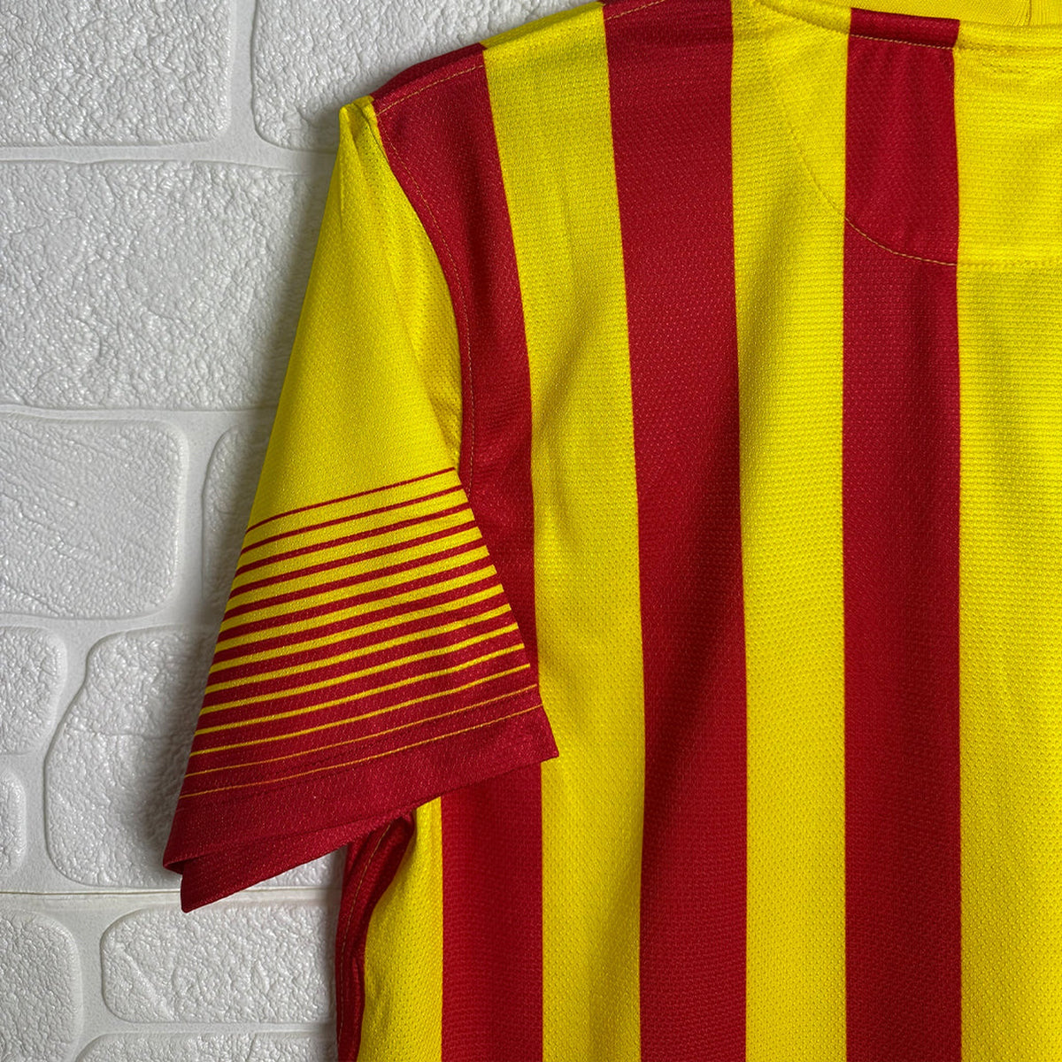 Barcelona 2013/14 Away Retro Jersey – view 3