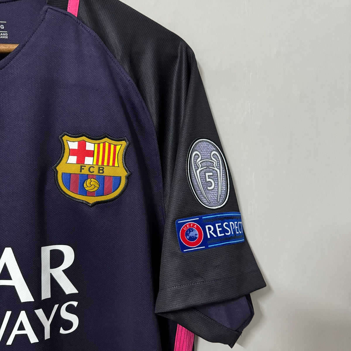 Barcelona 2016/17 Away Retro Jersey – view 3