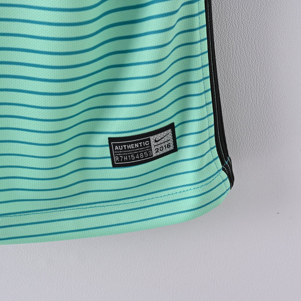 Barcelona 2016/17 Away (Third Kit) Retro Jersey – view 5