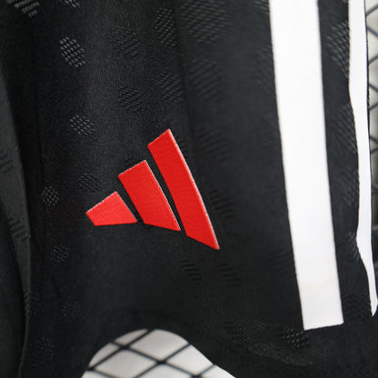 Liverpool 2025/26 Away Black Shorts – Player Edition