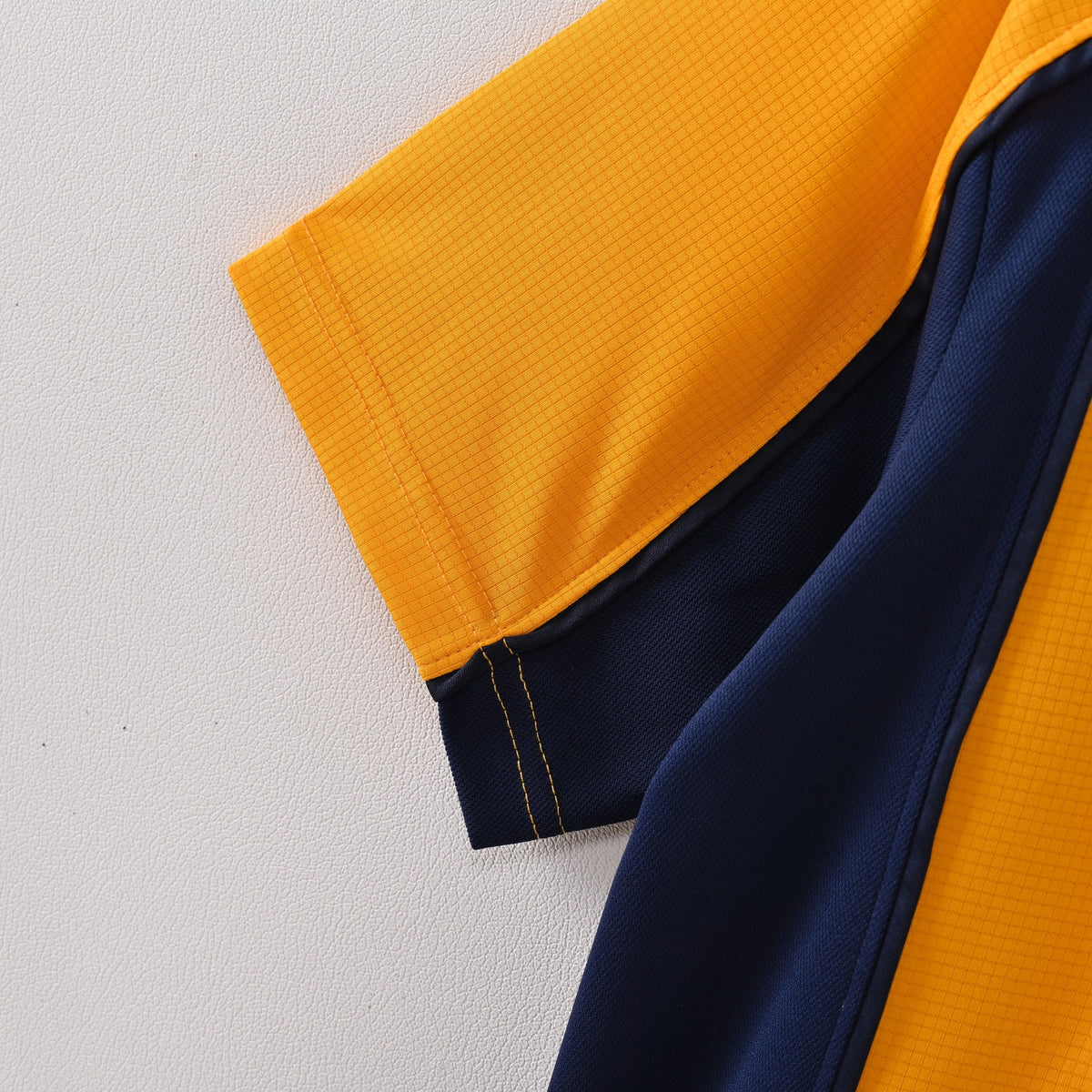 Liverpool 2000/01 Away Retro Jersey – view 5