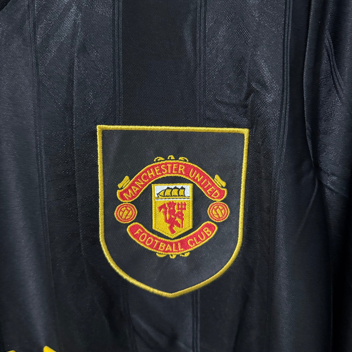 Manchester United 1993/94 Away Long-Sleeve Retro Jersey – view 3