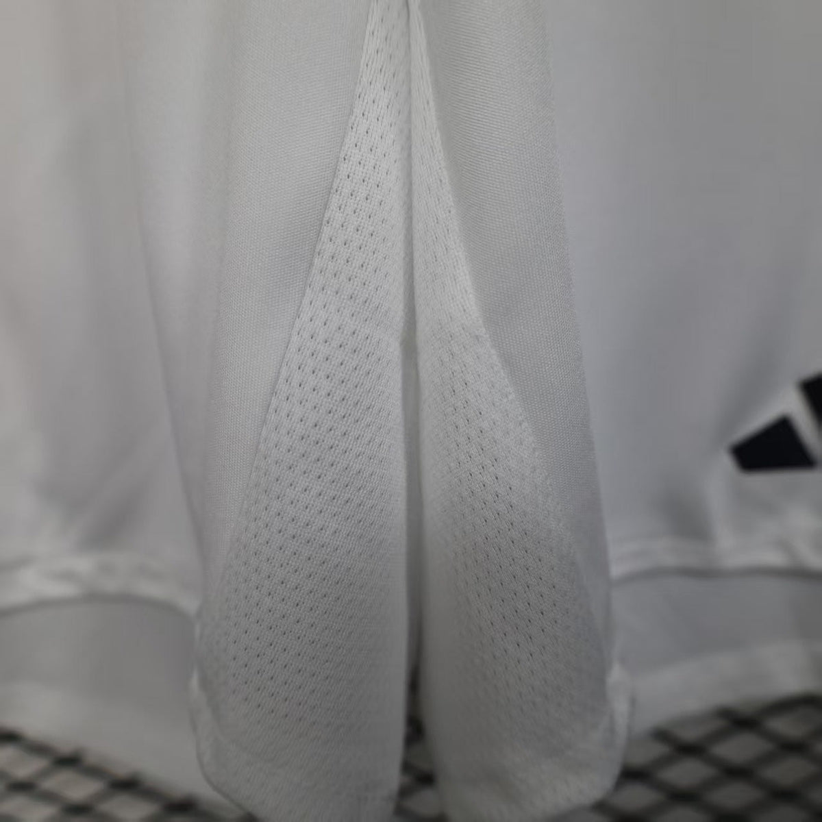 Manchester United 2025/26 Adult Away Authentic Short – view 2