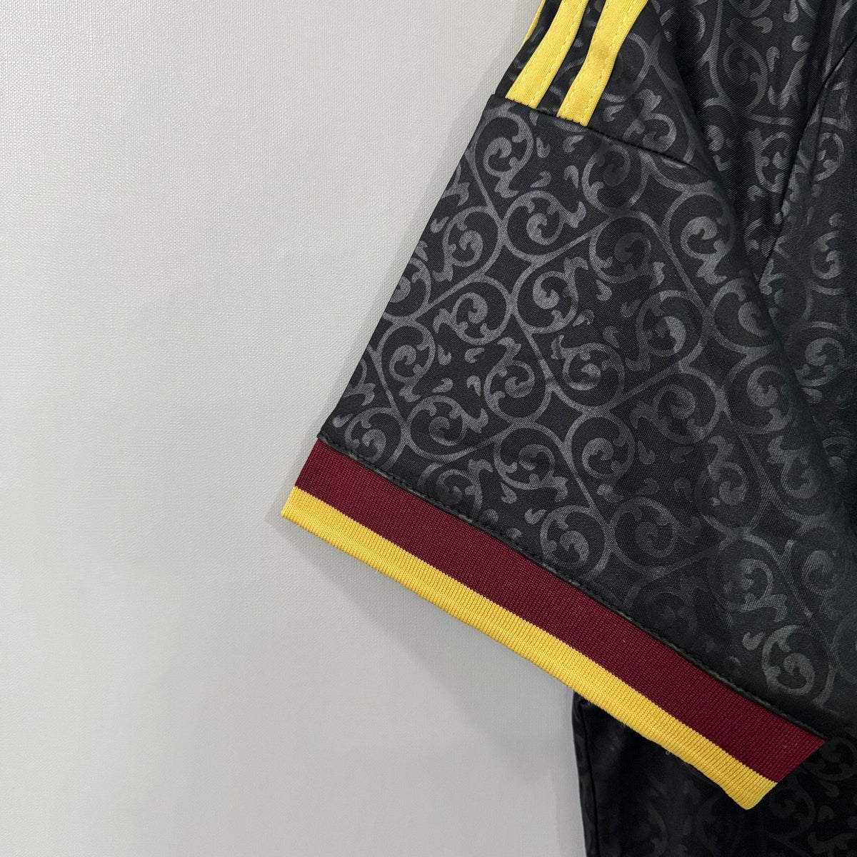 Spain 2026 2-Star Black Special Jersey – view 4